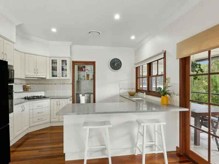 Buy House in Bateau Bay featuring Elegance and Coastal Luxury