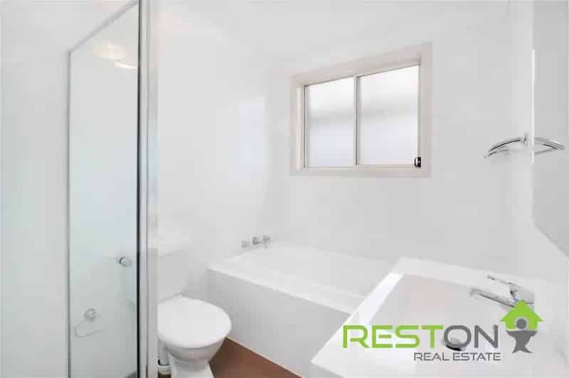 3 rooms house of 203 m² in Sydney
