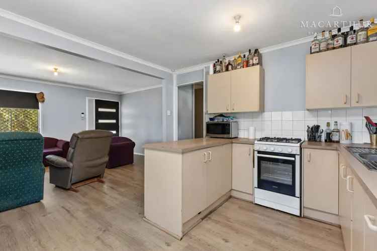 House For Rent in Wagga Wagga City Council, New South Wales