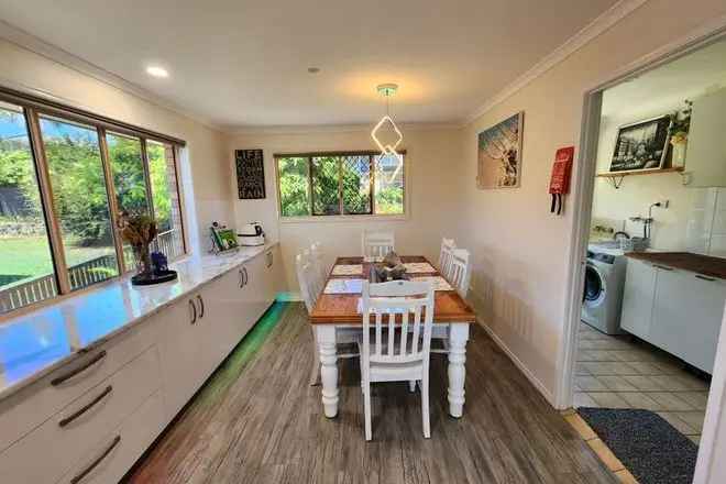 Executive Fully Furnished 3-Bedroom Home Hervey Bay