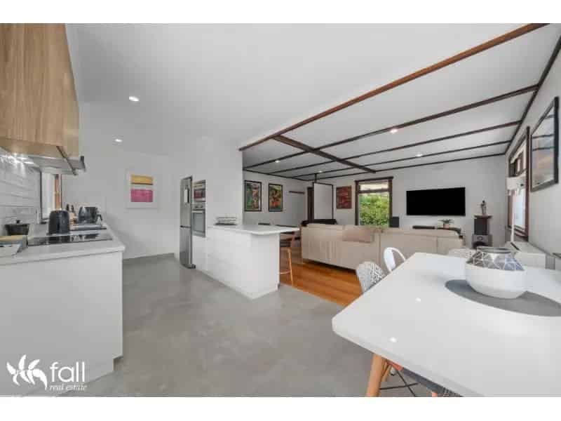 Fully Furnished - 3 Bedroom Family Home