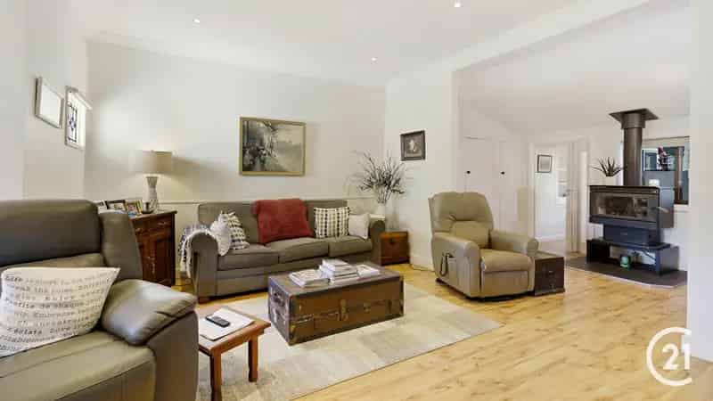 Buy House in Forbes with Cottage Style and Spacious Layout