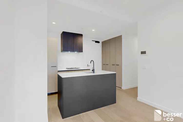 2 Bedroom 207m² Melbourne Apartment City Lifestyle