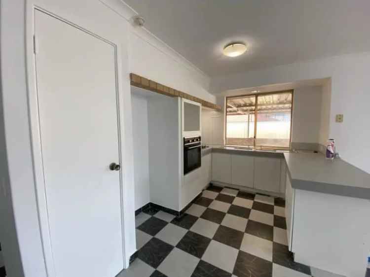 House For Rent in City of Cockburn, Western Australia