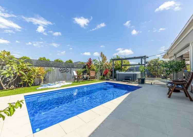 Beautiful Family Home in Beerwah with Pool and Alfresco