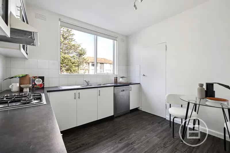 Buy Apartment in Windsor with Spacious Balcony and Modern Features