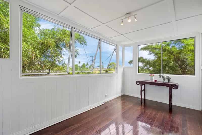 Dual Living Oasis - Urban Sanctuary Just 30 Minutes from Brisbane CBD