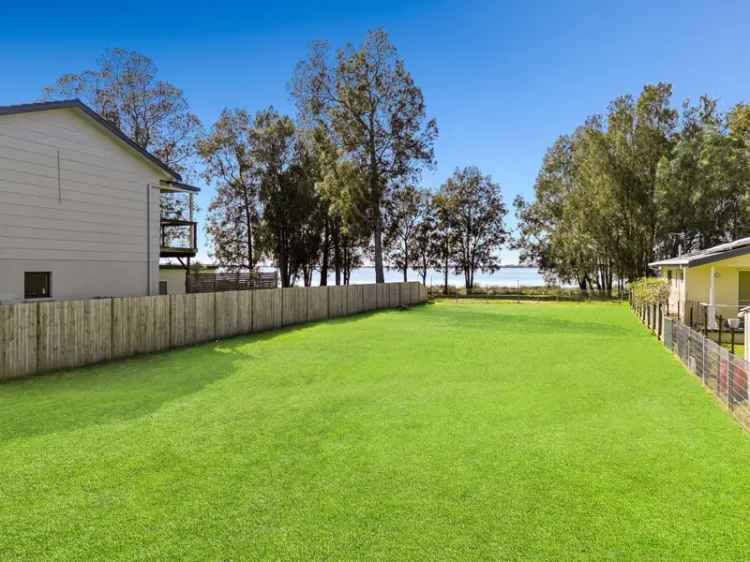 Real Estate For Sale - 239 Lakedge Avenue - Berkeley Vale , NSW