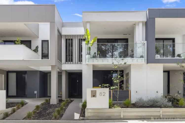 Luxury Townhouse in Parklife Doveton Estate