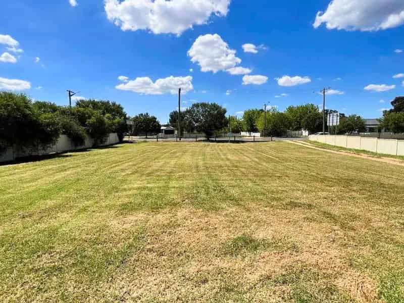 Buy Residential Block in Grenfell with Shed and Ample Space