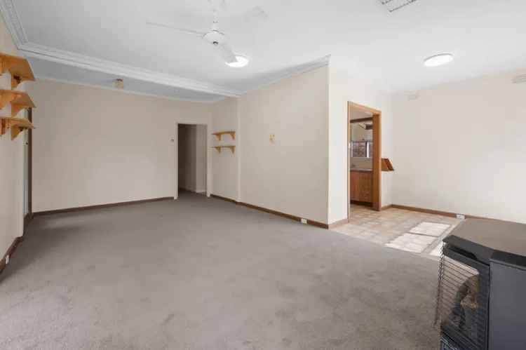 Comfortable Benalla Home with Endless Potential