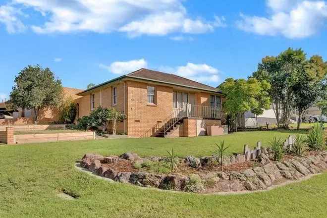 3-Bedroom Home in North Albury