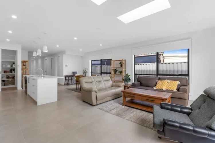 Stylish & Modern Living in the Heart of Lalor