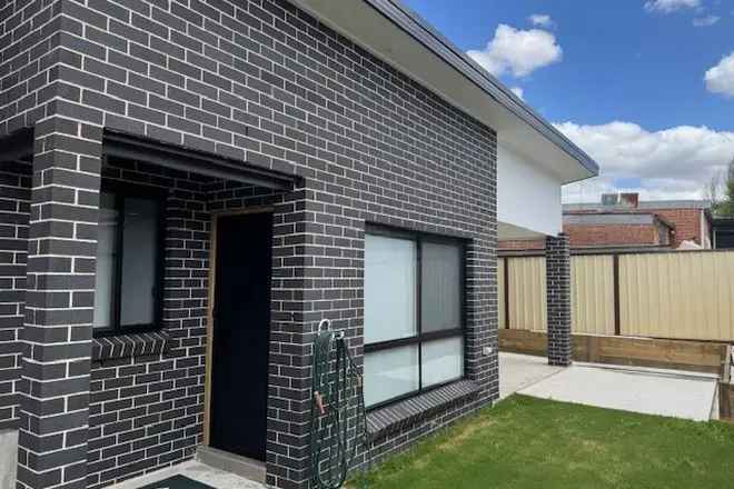 2-Bedroom Granny Flat Quakers Hill Near Shopping Public Transport