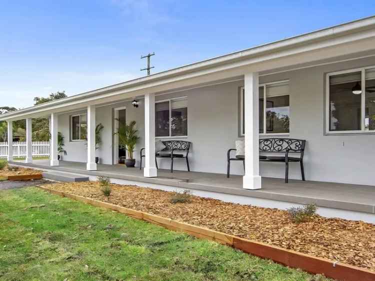 3 Bed Culburra Beach Home - Beach & Bay Views