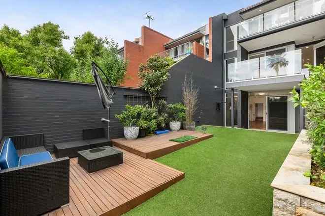 House For Sale in Melbourne, Victoria