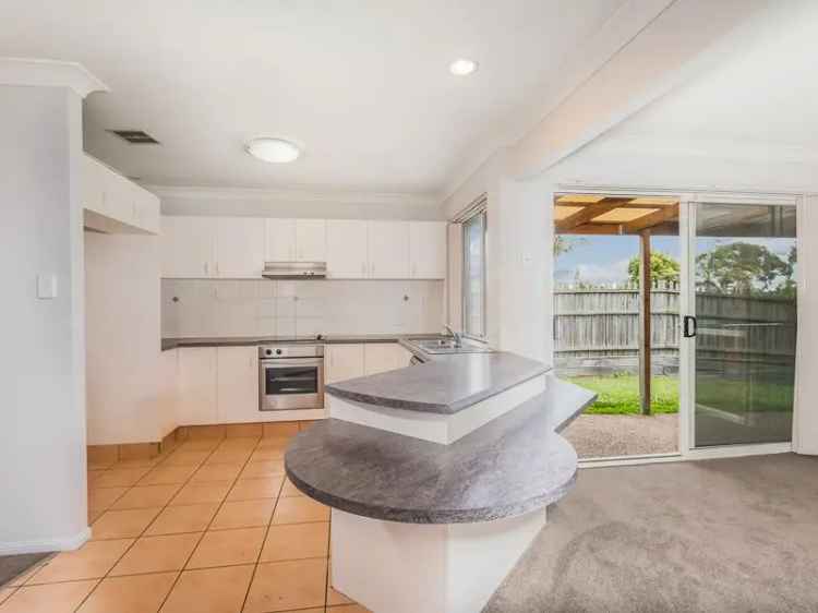 Large Family Home 5 Bed 3 Bath Carindale