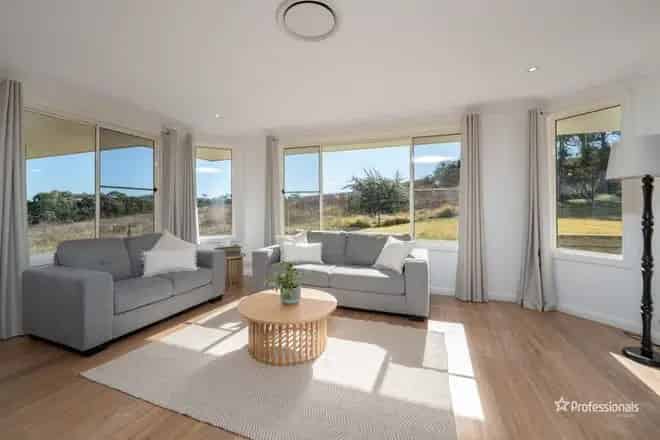 House For Sale , 87, Ash Tree Drive, Armidale, New South Wales