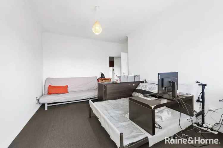 Apartment For Rent in Melbourne, Victoria