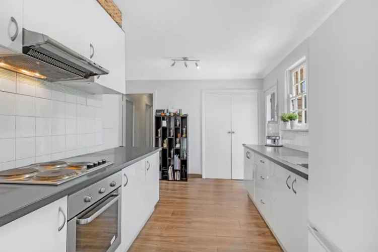 Charming Family Home in the Matthew Pearce Catchment