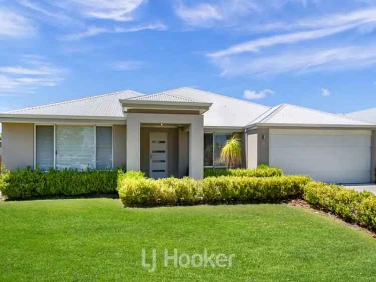 Luxury 4x3 Family Home in Busselton