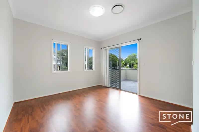 Real Estate For Lease - 22B Tungarra Road - Girraween , NSW