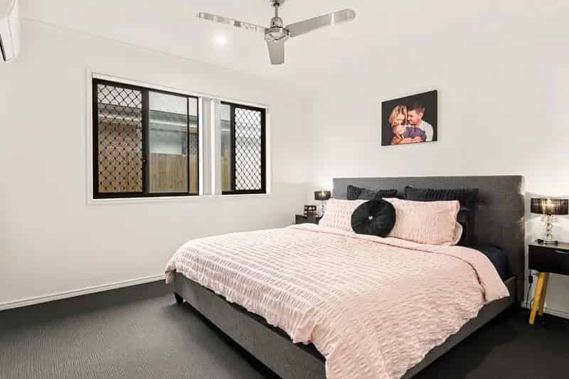Real Estate For Lease - 16 Sweetman Place - Hillcrest , QLD