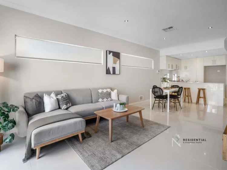 Stunning 3-Bedroom Home Near Karrinyup Shopping Centre and Scarborough Beach