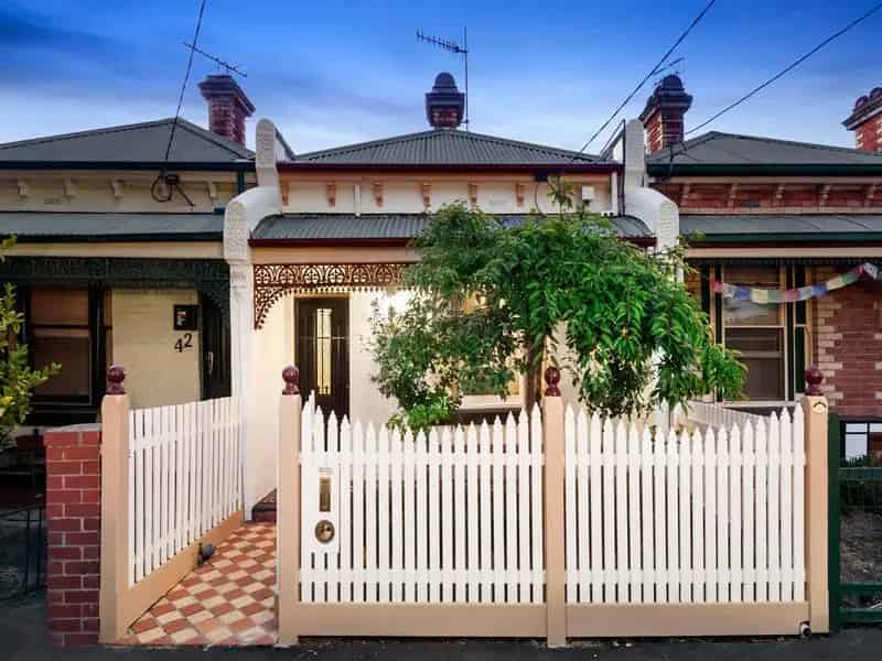 Elegant 2-Bedroom Residence On Richmond’S Premier Location Wellington Street