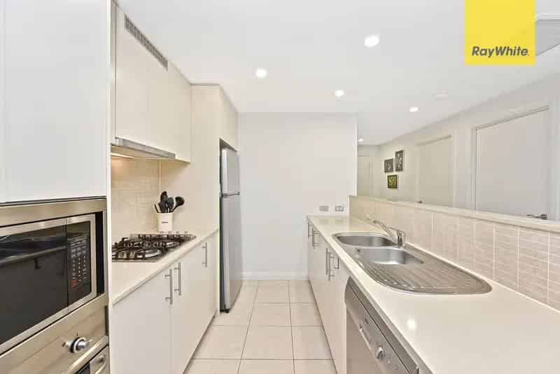 Spacious & Tranquil 3-Bedroom Apartment in Meadowbank Village Plaza
