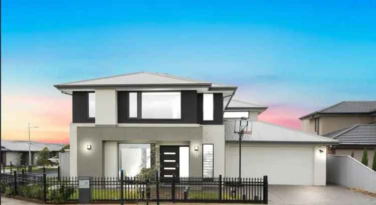 Luxurious 5-Bedroom Family Home in Harpley Estate, Werribee