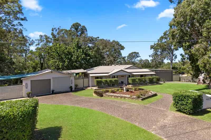 Delightful Dual Living on Tranquil 1 Acre Block