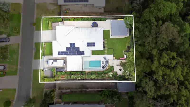 DREAM FAMILY HAVEN WITH NO REAR NEIGHBOURS, CARAVAN PARKING, SHED, POOL AND FANTASTIC ENTERTAINING!