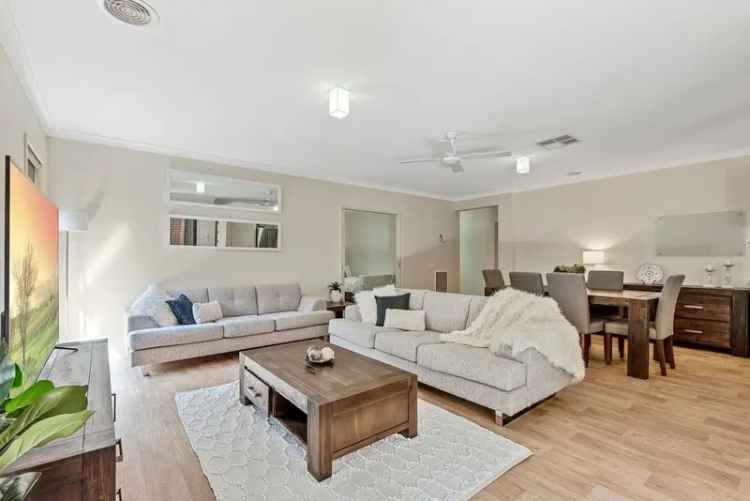 Luxury Living and Family Comfort Awaits at 33 Marnie Road, Kennington!