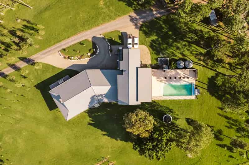 Stunning Lifestyle Property - Mountain Ridge Wines