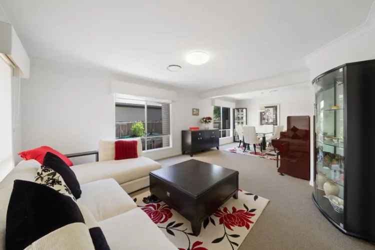 5 Bed 2.5 Bath Dual Living Family Home Aspley