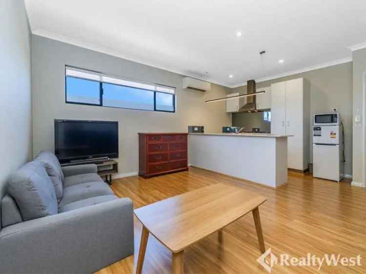 Spacious 2-Bedroom Apartment Near CBD and Airport