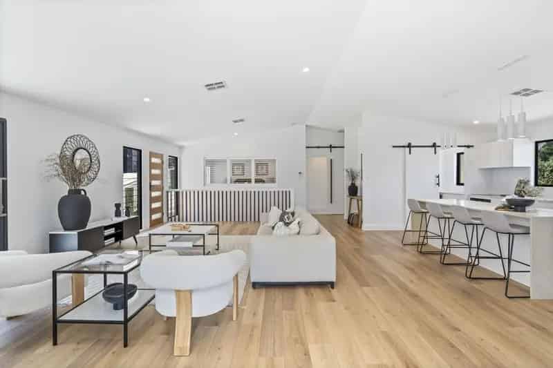House For Sale - 317a Avoca Drive, Green Point NSW 2251