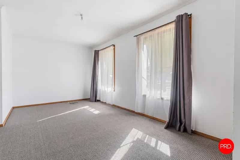 2 Bedroom, Neat Home!