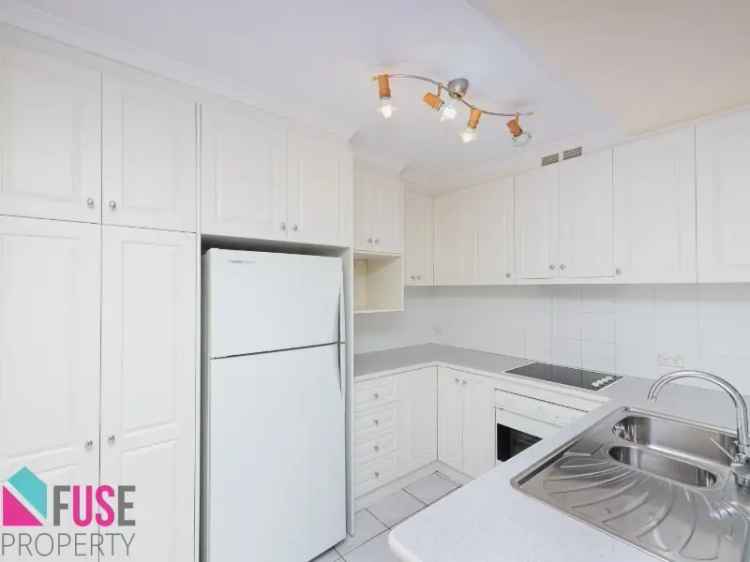 Canberra Inner South 2-Bedroom Apartment - Modern Living near Kingston Foreshore