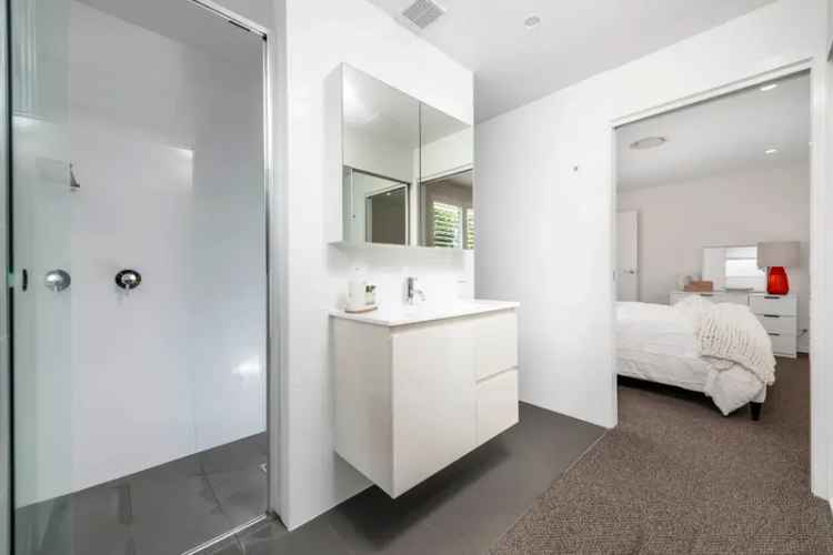 Buy Townhouse in Griffith with Contemporary Style and Luxurious Features