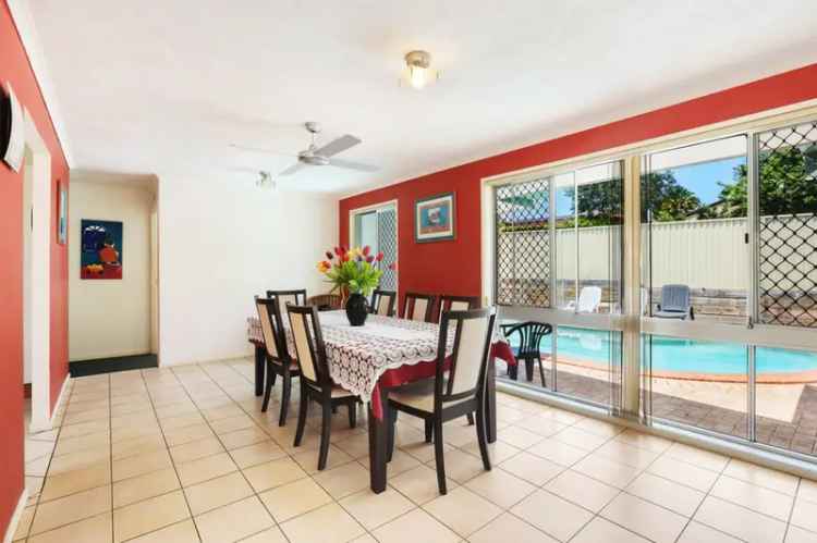 Carrara Family Home 3 Beds Pool Entertaining Area