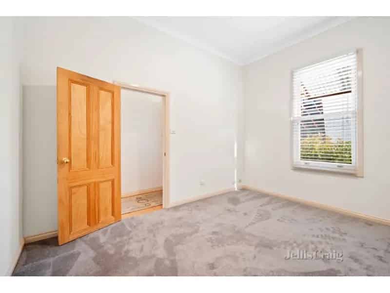 Tucked Quietly Away In Ballarat Central This Updates Home Will Please A Variety Of Renters.