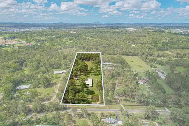 HUGE FAMILY HOME INCLUDING A SELF CONTAINED GRANNY FLAT!