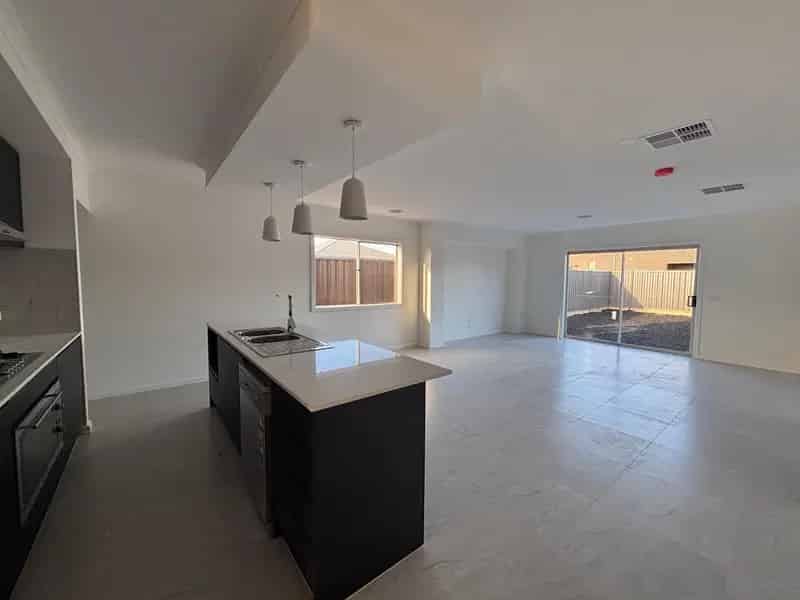 Charming 4-Bedroom, 2-Bath Home with Garage - Comfort & Convenience in One!