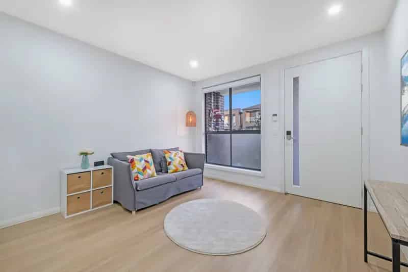 YOUR DREAM TOWNHOUSE AWAITS - MODERN LIVING IN RIVERSTONE!