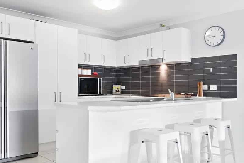 Lease House in Fletcher with Stylish Kitchen and Air-Conditioning