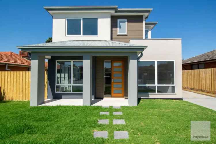 Stunning 2-Bedroom Townhouse in Bundoora