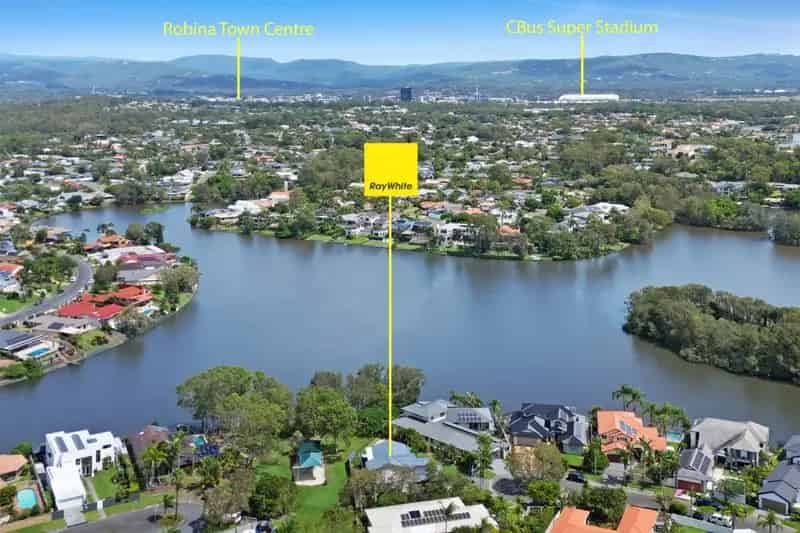 Lakeview Family Home in the sought after Robina Waters