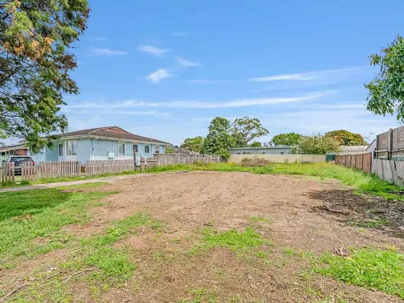 FLAT, BUILDABLE & FLOOD FREE